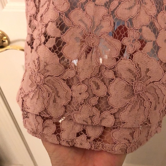 Gorgeous lace peplum blouse - Picture 6 of 13